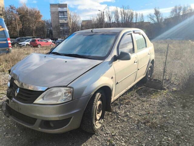 Зеленый Рено Логан, объемом двигателя 1.5 л и пробегом 190 тыс. км за 2500 $, фото 3 на Automoto.ua