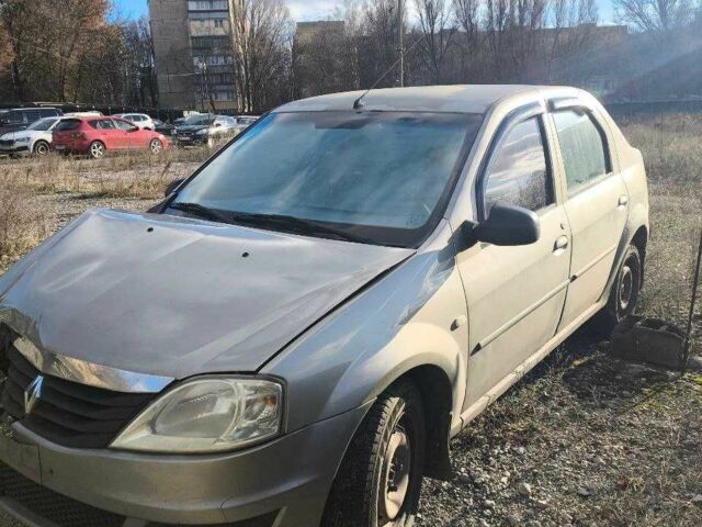 Зеленый Рено Логан, объемом двигателя 1.5 л и пробегом 190 тыс. км за 2500 $, фото 2 на Automoto.ua