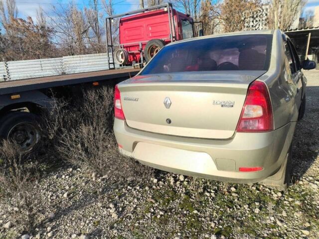 Зеленый Рено Логан, объемом двигателя 1.5 л и пробегом 190 тыс. км за 2500 $, фото 5 на Automoto.ua