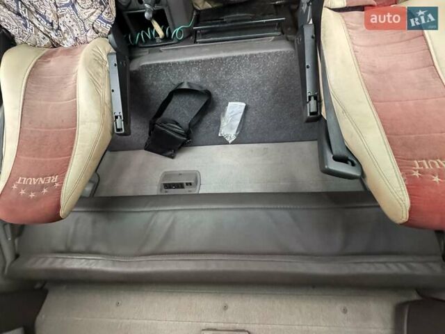 Рено Магнум 2008 в Киеве на Automoto.ua Белый Рено Магнум, объемом двигателя 12.78 л и пробегом 1 тыс. км за 10000 $, фото 10 на Automoto.ua