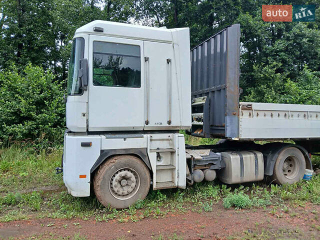 Белый Рено Магнум, объемом двигателя 12 л и пробегом 700 тыс. км за 14500 $, фото 3 на Automoto.ua