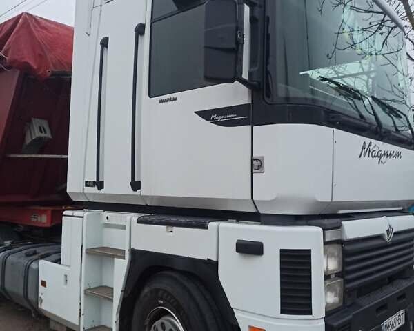 Белый Рено Магнум, объемом двигателя 12 л и пробегом 1000 тыс. км за 18500 $, фото 9 на Automoto.ua