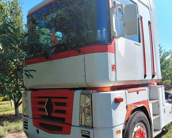 Белый Рено Магнум, объемом двигателя 0 л и пробегом 2 тыс. км за 7000 $, фото 1 на Automoto.ua