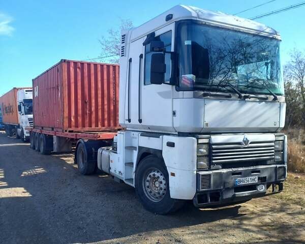 Белый Рено Магнум, объемом двигателя 11.9 л и пробегом 1000 тыс. км за 8000 $, фото 10 на Automoto.ua