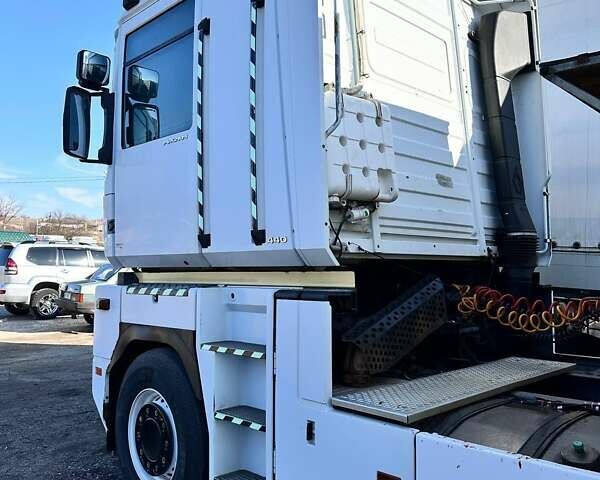 Белый Рено Магнум, объемом двигателя 11.93 л и пробегом 1 тыс. км за 6800 $, фото 10 на Automoto.ua