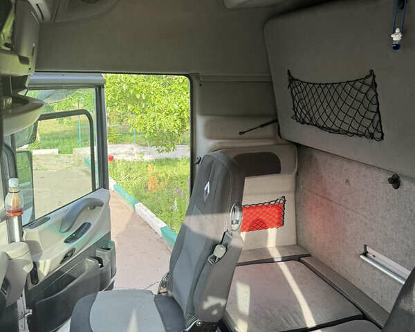 Белый Рено Магнум, объемом двигателя 0 л и пробегом 970 тыс. км за 30000 $, фото 6 на Automoto.ua
