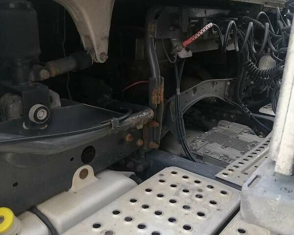 Белый Рено Магнум, объемом двигателя 12 л и пробегом 960 тыс. км за 17300 $, фото 3 на Automoto.ua