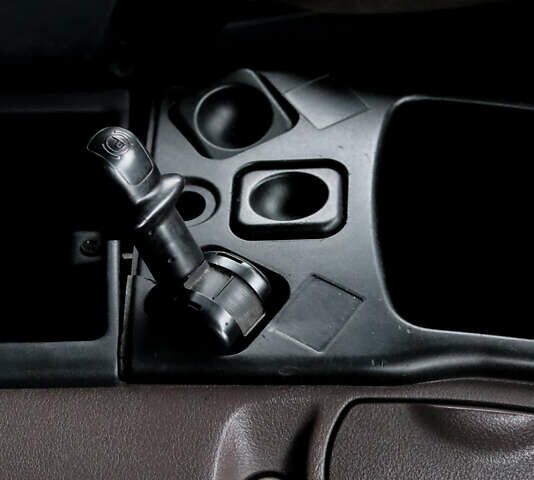 Белый Рено Магнум, объемом двигателя 12.78 л и пробегом 852 тыс. км за 16000 $, фото 10 на Automoto.ua