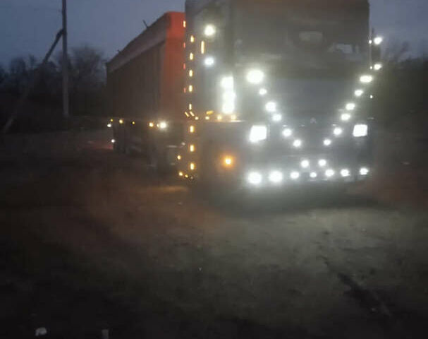 Белый Рено Магнум, объемом двигателя 12.78 л и пробегом 1000 тыс. км за 5000 $, фото 8 на Automoto.ua