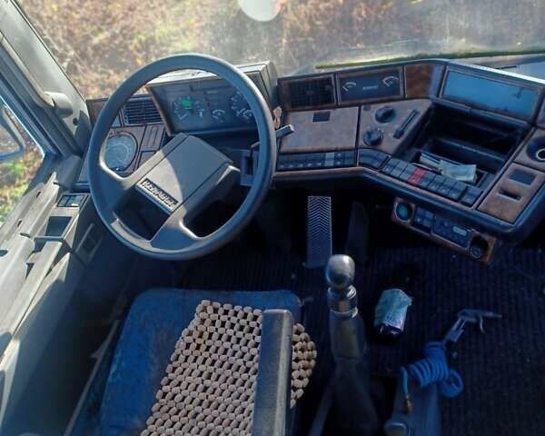 Белый Рено Магнум, объемом двигателя 12 л и пробегом 10 тыс. км за 3500 $, фото 3 на Automoto.ua