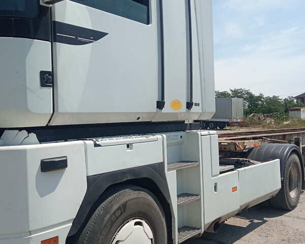 Білий Рено Магнум, об'ємом двигуна 12 л та пробігом 100 тис. км за 5500 $, фото 1 на Automoto.ua