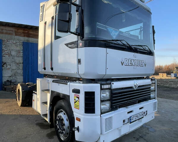 Белый Рено Магнум, объемом двигателя 11.9 л и пробегом 308 тыс. км за 4750 $, фото 11 на Automoto.ua