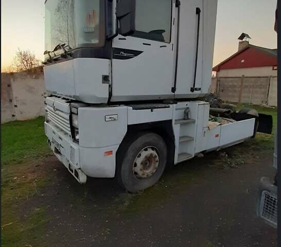 Белый Рено Магнум, объемом двигателя 11.9 л и пробегом 100 тыс. км за 3000 $, фото 2 на Automoto.ua