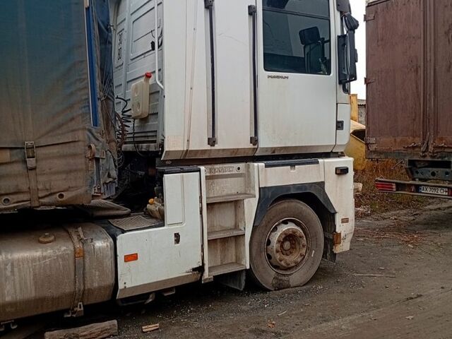 Белый Рено Магнум, объемом двигателя 12 л и пробегом 1000 тыс. км за 3500 $, фото 4 на Automoto.ua