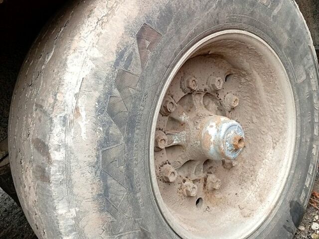 Белый Рено Магнум, объемом двигателя 12 л и пробегом 1000 тыс. км за 3500 $, фото 5 на Automoto.ua