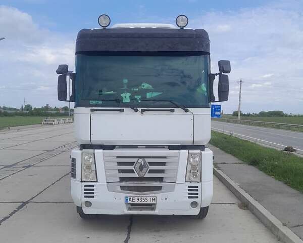Белый Рено Магнум, объемом двигателя 11.93 л и пробегом 1 тыс. км за 9999 $, фото 7 на Automoto.ua