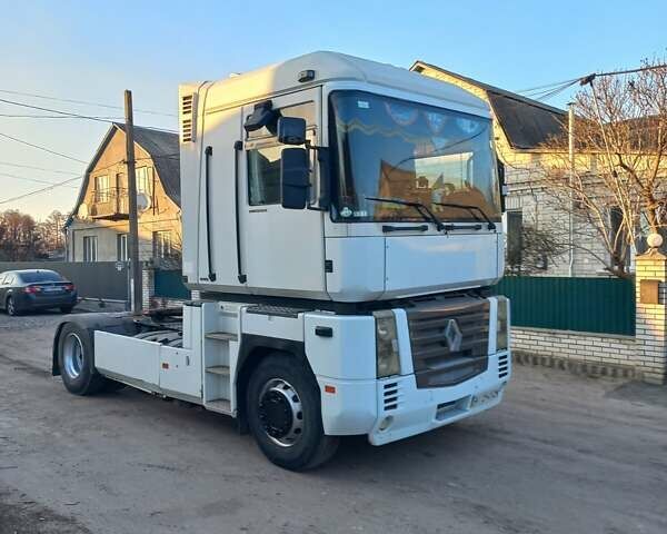 Белый Рено Магнум, объемом двигателя 11.93 л и пробегом 900 тыс. км за 6900 $, фото 1 на Automoto.ua