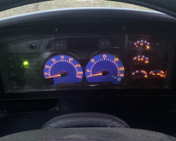 Белый Рено Магнум, объемом двигателя 11.9 л и пробегом 120 тыс. км за 6300 $, фото 4 на Automoto.ua