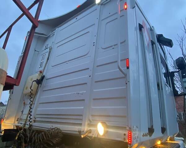 Белый Рено Магнум, объемом двигателя 11.9 л и пробегом 120 тыс. км за 6300 $, фото 1 на Automoto.ua