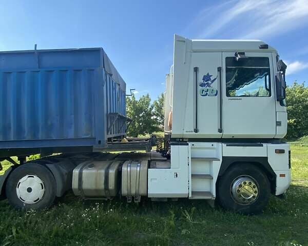 Белый Рено Магнум, объемом двигателя 11.93 л и пробегом 144 тыс. км за 9299 $, фото 2 на Automoto.ua