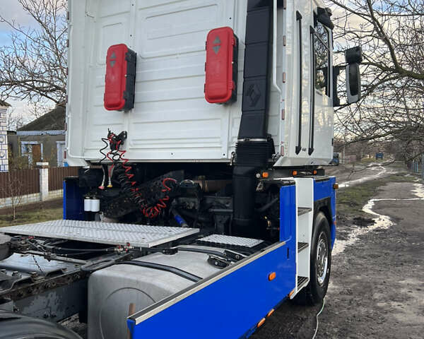 Белый Рено Магнум, объемом двигателя 12.5 л и пробегом 1 тыс. км за 15000 $, фото 9 на Automoto.ua