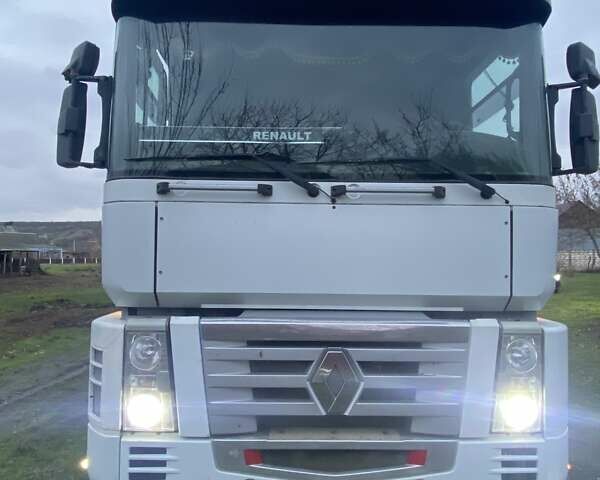 Белый Рено Магнум, объемом двигателя 11.9 л и пробегом 120 тыс. км за 6300 $, фото 3 на Automoto.ua
