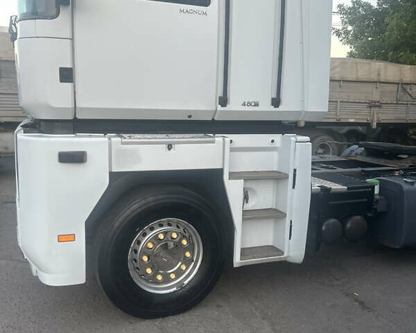 Белый Рено Магнум, объемом двигателя 11.93 л и пробегом 990 тыс. км за 7800 $, фото 7 на Automoto.ua