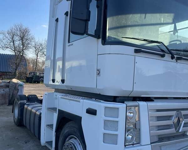 Белый Рено Магнум, объемом двигателя 0 л и пробегом 1 тыс. км за 10500 $, фото 1 на Automoto.ua