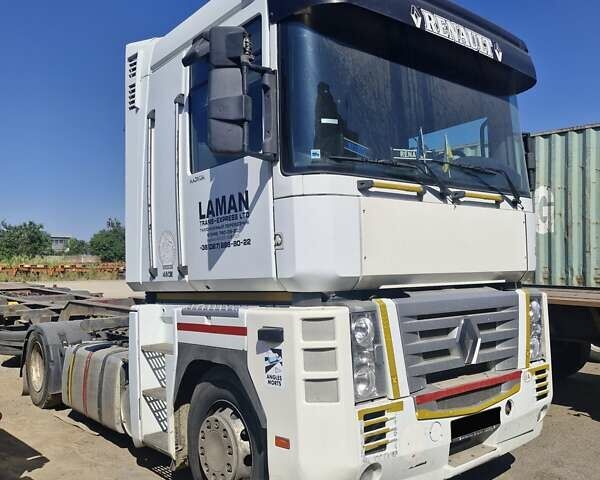 Белый Рено Магнум, объемом двигателя 11.93 л и пробегом 850 тыс. км за 5000 $, фото 2 на Automoto.ua