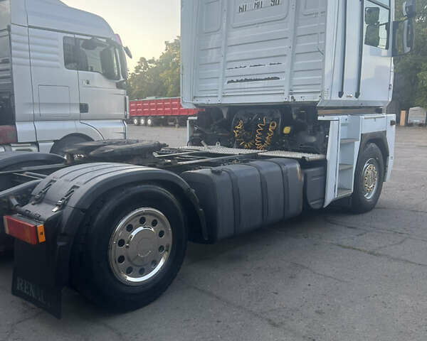 Белый Рено Магнум, объемом двигателя 11.93 л и пробегом 990 тыс. км за 7800 $, фото 4 на Automoto.ua