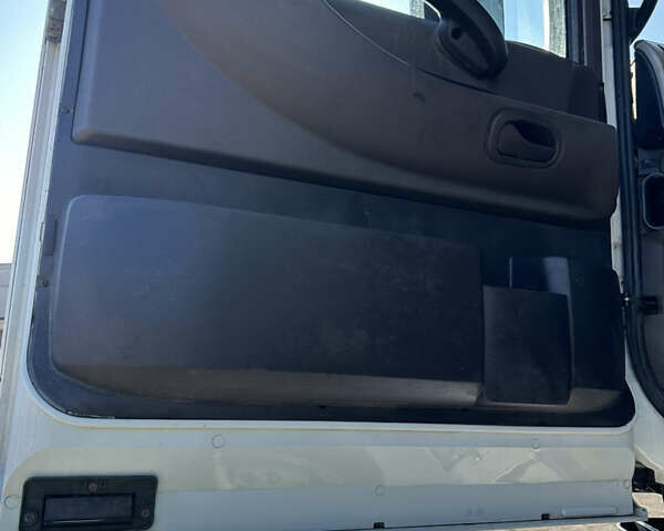 Белый Рено Магнум, объемом двигателя 0 л и пробегом 160 тыс. км за 7999 $, фото 6 на Automoto.ua