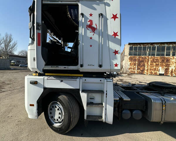 Белый Рено Магнум, объемом двигателя 0 л и пробегом 160 тыс. км за 7999 $, фото 3 на Automoto.ua