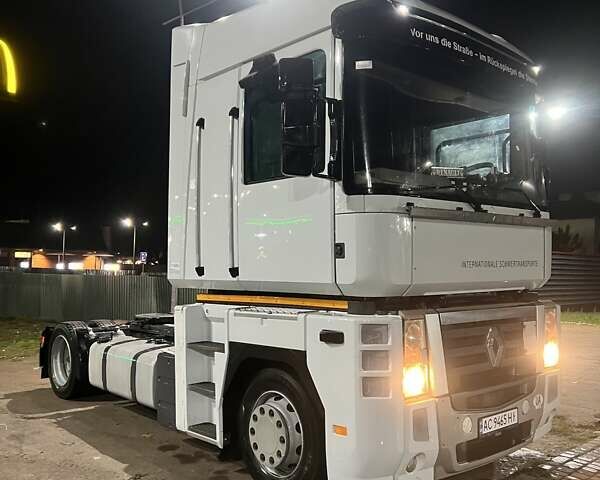 Белый Рено Магнум, объемом двигателя 12.78 л и пробегом 775 тыс. км за 10700 $, фото 2 на Automoto.ua