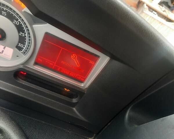 Белый Рено Магнум, объемом двигателя 12.78 л и пробегом 1 тыс. км за 11500 $, фото 11 на Automoto.ua