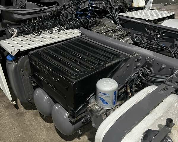 Белый Рено Магнум, объемом двигателя 12.78 л и пробегом 775 тыс. км за 10700 $, фото 14 на Automoto.ua