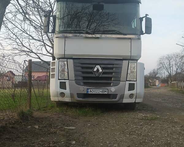 Белый Рено Магнум, объемом двигателя 12.78 л и пробегом 1 тыс. км за 7900 $, фото 2 на Automoto.ua