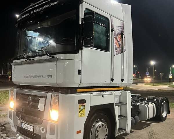 Белый Рено Магнум, объемом двигателя 12.78 л и пробегом 775 тыс. км за 10700 $, фото 12 на Automoto.ua