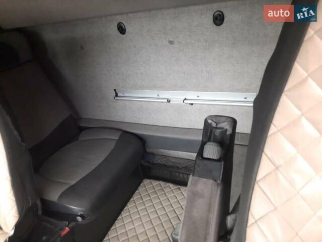 Белый Рено Магнум, объемом двигателя 12.8 л и пробегом 45 тыс. км за 9800 $, фото 11 на Automoto.ua