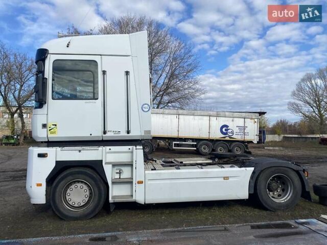 Белый Рено Магнум, объемом двигателя 12.78 л и пробегом 210 тыс. км за 10000 $, фото 2 на Automoto.ua