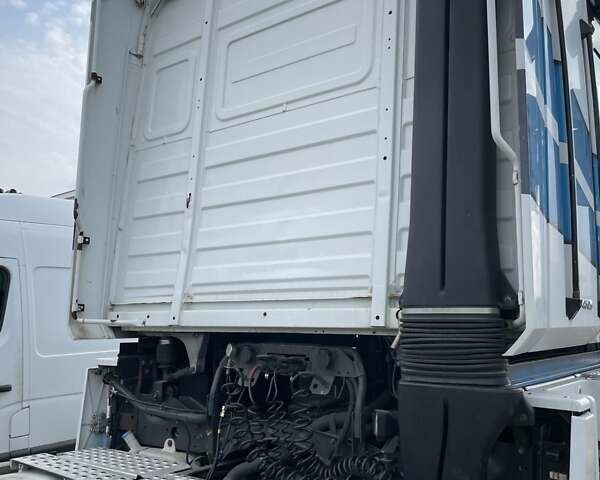 Белый Рено Магнум, объемом двигателя 12.78 л и пробегом 1 тыс. км за 15000 $, фото 6 на Automoto.ua