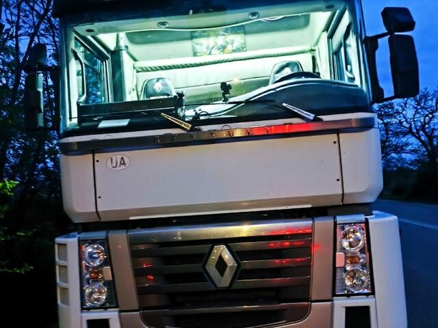 Білий Рено Магнум, об'ємом двигуна 13 л та пробігом 0 тис. км за 12000 $, фото 4 на Automoto.ua