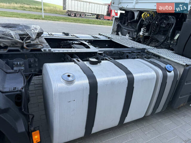 Белый Рено Магнум, объемом двигателя 12.7 л и пробегом 852 тыс. км за 17500 $, фото 22 на Automoto.ua