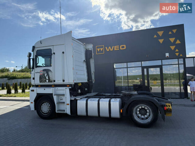 Белый Рено Магнум, объемом двигателя 12.7 л и пробегом 852 тыс. км за 17500 $, фото 6 на Automoto.ua