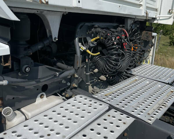 Белый Рено Магнум, объемом двигателя 0 л и пробегом 960 тыс. км за 10800 $, фото 6 на Automoto.ua