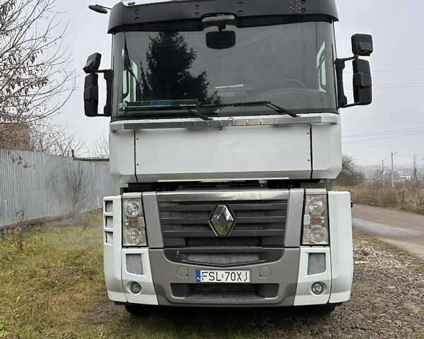 Белый Рено Магнум, объемом двигателя 12.9 л и пробегом 999 тыс. км за 12999 $, фото 1 на Automoto.ua