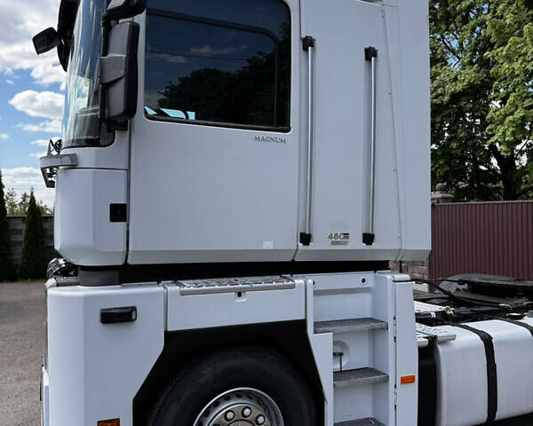 Белый Рено Магнум, объемом двигателя 12.78 л и пробегом 900 тыс. км за 17700 $, фото 7 на Automoto.ua