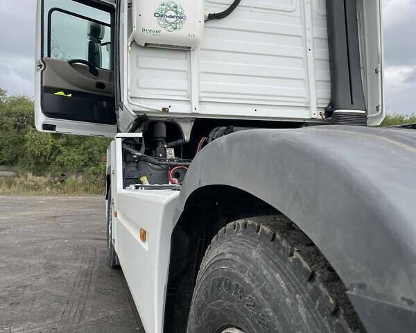 Белый Рено Магнум, объемом двигателя 12.78 л и пробегом 1 тыс. км за 11000 $, фото 7 на Automoto.ua