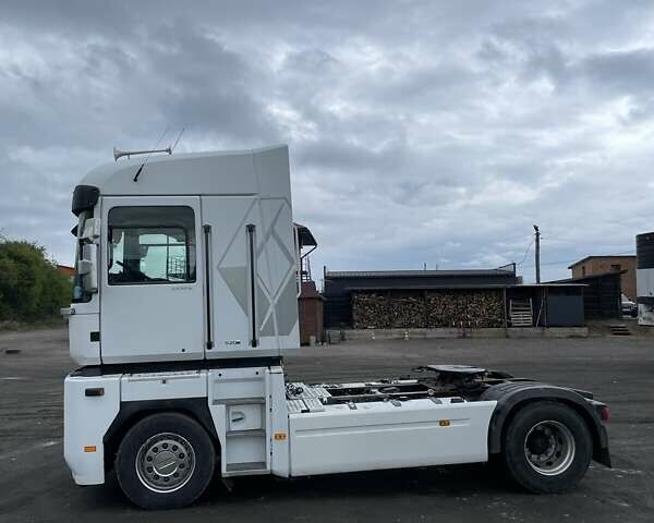 Белый Рено Магнум, объемом двигателя 12.78 л и пробегом 1 тыс. км за 11000 $, фото 5 на Automoto.ua