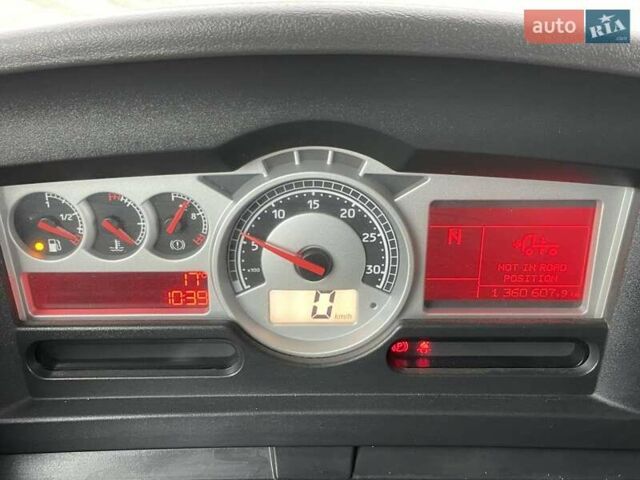 Белый Рено Магнум, объемом двигателя 12.78 л и пробегом 1 тыс. км за 11000 $, фото 11 на Automoto.ua