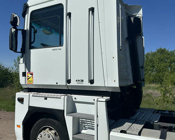 Білий Рено Магнум, об'ємом двигуна 12.78 л та пробігом 990 тис. км за 14500 $, фото 4 на Automoto.ua
